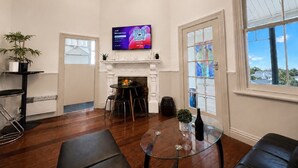 Living area - CitiRooms Auckland (Auckland)
