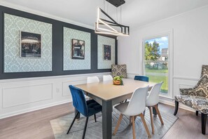 Dining - Waterview Retreat - 4/2 Riverside Haven Escape (North Charleston)