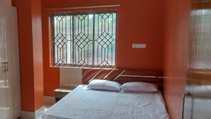 1 bedroom, desk, iron/ironing board, free WiFi