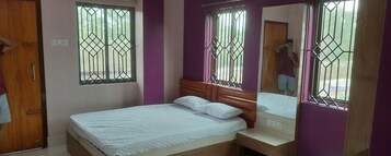 Desk, iron/ironing board, free WiFi, bed sheets