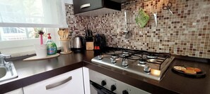 Refrigerador, horno, parrilla de estufa y lavavajillas 