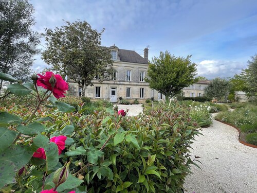 Elegant, charming residence with landscaped garden