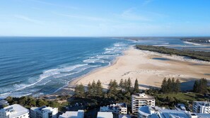 On the beach - Caprina at Happy Valley - Beachfront Escape (Caloundra Region)