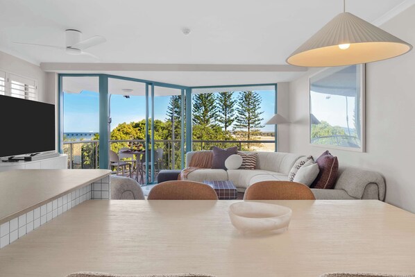 TV, books, offices - Caprina at Happy Valley - Beachfront Escape (Caloundra Region)