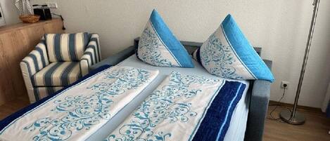 1 bedroom, WiFi, bed sheets