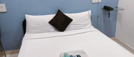 Free WiFi, bed sheets