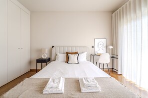 3 bedrooms, iron/ironing board, free WiFi, bed sheets