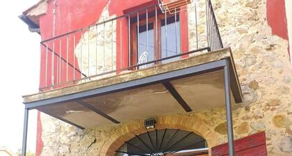 Casina Rossa, nestled in the Tuscan countryside