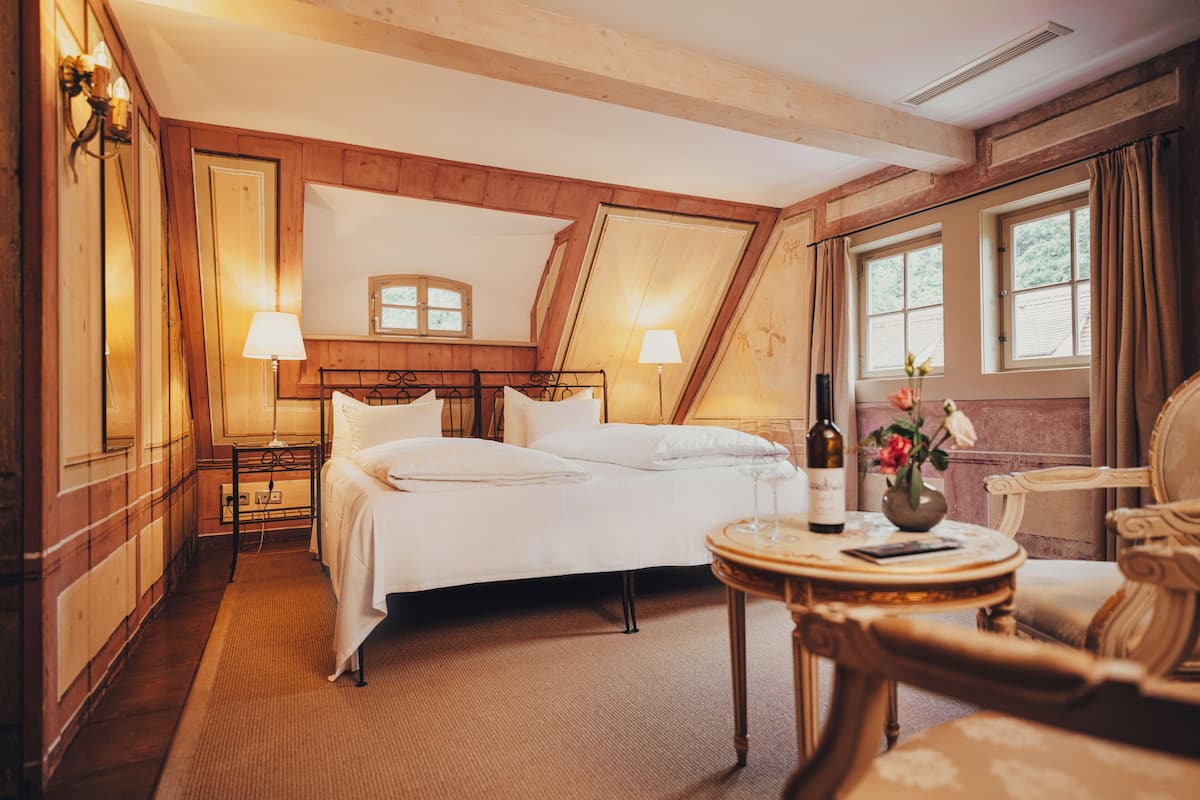 Hypo-allergenic bedding, in-room safe, individually decorated