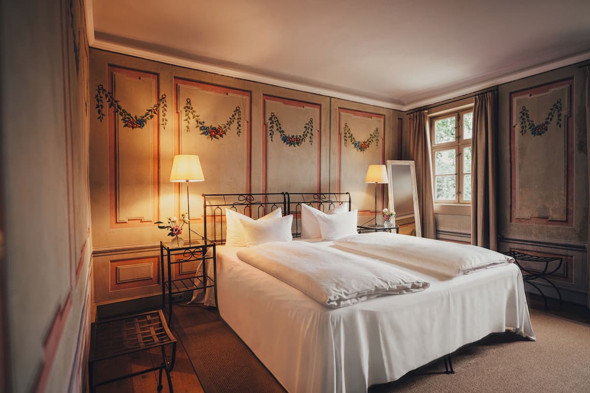 Hypo-allergenic bedding, in-room safe, individually decorated