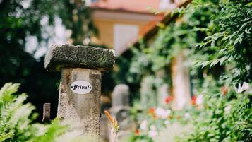 Suite, pemandangan kebun | Teras/patio