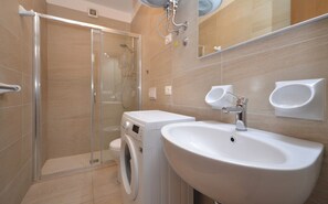 Shower, towels
