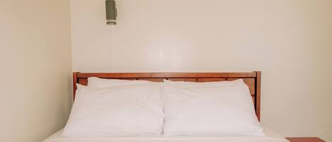 1 bedroom, iron/ironing board, internet, bed sheets