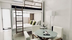 Room - Trendy Studio with Bunk Bed (Iloilo City)
