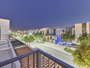 Premium Townhome, 4 Bedrooms | Balcony view