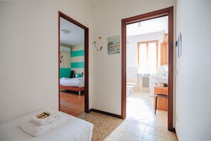 1 dormitori, planxa i posts de planxar, wifi gratuïta i roba de llit 