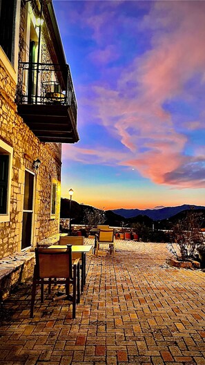 Apartment, 2 Bedrooms, Smoking, Balcony | Outdoor dining