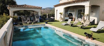 Villa bastide with swimming pool (9x4) close to town center, sea and golf courses.
