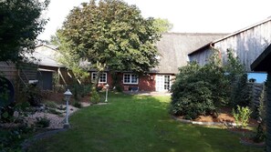 المنطقة المحيطة بالمنشأة