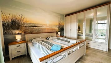 3 bedrooms, iron/ironing board, travel crib, free WiFi