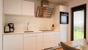 Refrigerador, microondas, parrilla de estufa y lavavajillas 