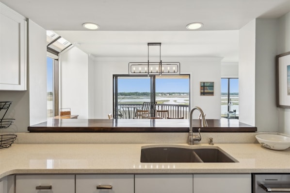 Interior - Penthouse with Glorious Water & Marina Views, Near Beach (Hilton Head Island)