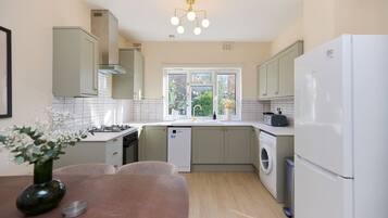 Apartment (1 Bedroom) | Private kitchen | Fridge, oven, dishwasher