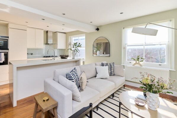 House (2 Bedrooms) | Exterior - The Notting Hill Hideout - 2bdr Apartment (London)