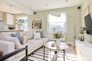 House (2 Bedrooms) | Exterior