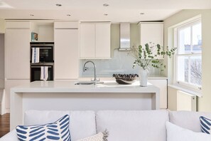 House (2 Bedrooms) | Exterior - The Notting Hill Hideout - 2bdr Apartment (London)