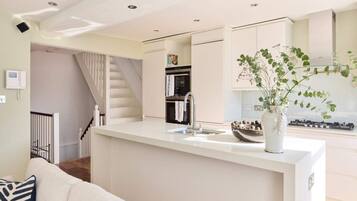 House (2 Bedrooms) | Exterior