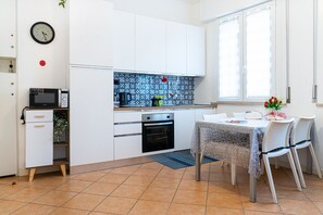 Fridge, microwave, oven, dishwasher