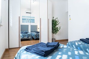 2 bedrooms, desk, iron/ironing board, free WiFi