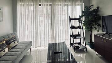 Condo, 2 quartos | Sala de estar