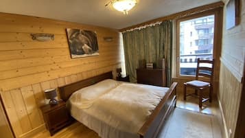 3 多间卧室、熨斗/熨衣板、WiFi、床单