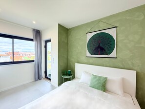 1 chambre, fer et planche  à repasser, accès à Internet, literie fournie