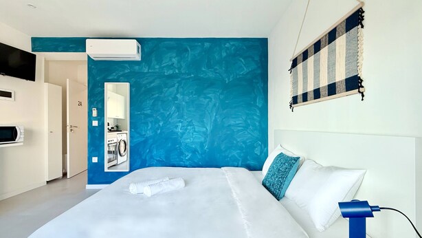 1 bedroom, iron/ironing board, internet, bed sheets