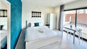 1 bedroom, iron/ironing board, internet, bed sheets