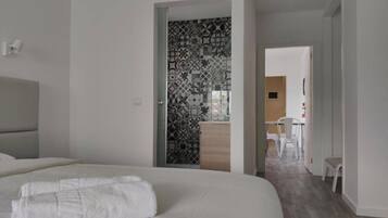 1 habitación, tabla de planchar con plancha, wifi y ropa de cama