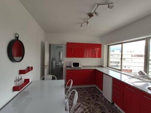 Fridge, microwave, oven, stovetop