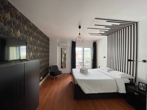 Av Liberdade Apartments by Perpetual Relax - 6ESQ