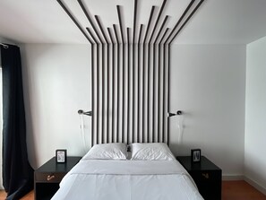 1 bedroom, iron/ironing board, internet, bed sheets