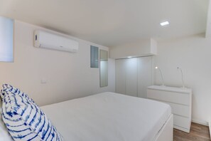 1 bedroom, iron/ironing board, Internet, bed sheets