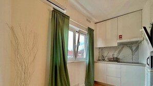 Private kitchen - Frei Caetano Apartments by Perpetual Relax - 2D (Braga)
