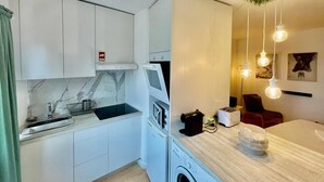 Private kitchen - Frei Caetano Apartments by Perpetual Relax - 2D (Braga)