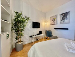 1 bedroom, iron/ironing board, Internet, bed sheets - Frei Caetano Apartments by Perpetual Relax - 2D (Braga)