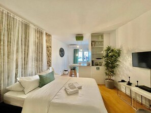 1 bedroom, iron/ironing board, Internet, bed sheets