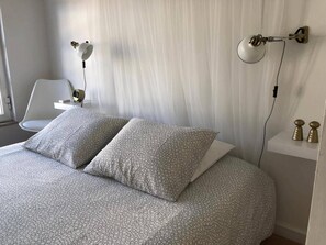 1 bedroom, iron/ironing board, Internet, bed sheets