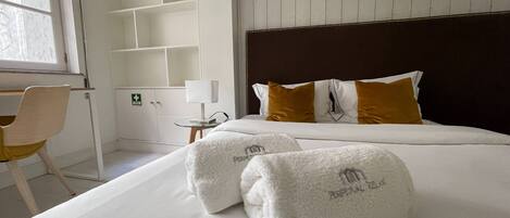 1 bedroom, iron/ironing board, Internet, bed sheets