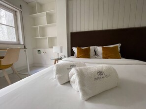 1 bedroom, iron/ironing board, Internet, bed sheets